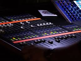 digital live mixer photo